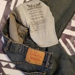 LEVI'S 559 31 x 32 RELAXED STRAIGHT 100% COTTON